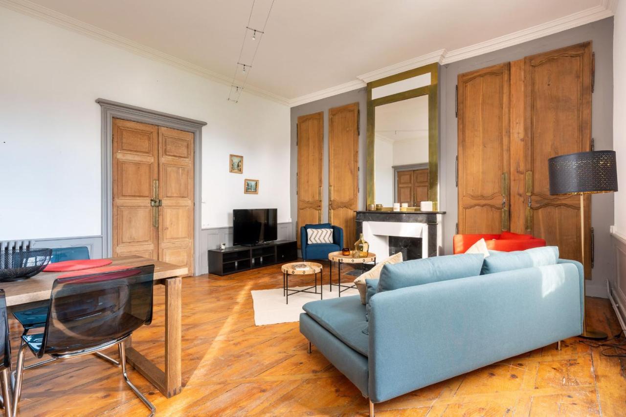 Appartements Au Chateau Ars Ars-sur-Formans Buitenkant foto